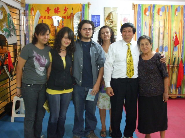 El Gran Maestro Chiu con la  familia Pineda estudiantes de su discípulo José Remis.