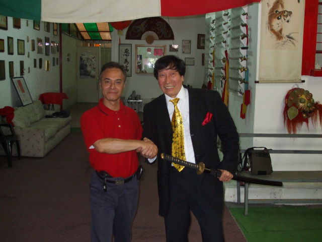 El Gran Maestro Dr. Chiu Chi Ling con su buen amigo el Gran Maestro Francisco González.